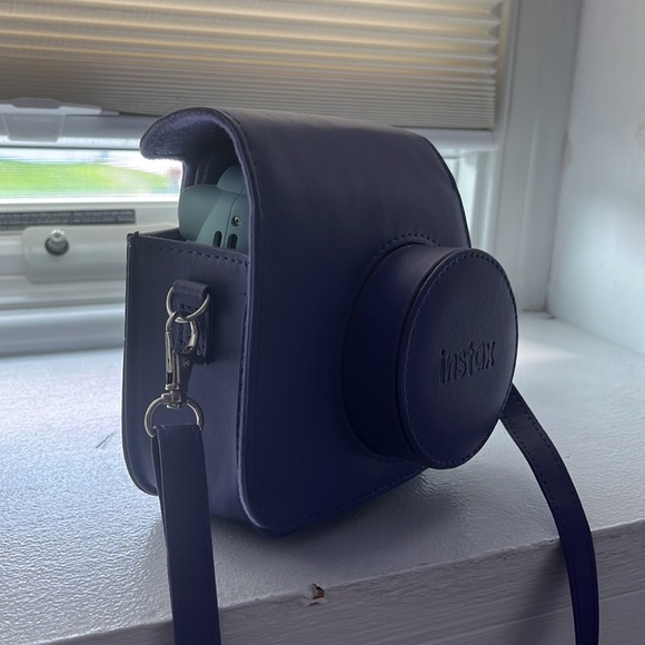 Polaroid camera and case - Picture 6 of 6